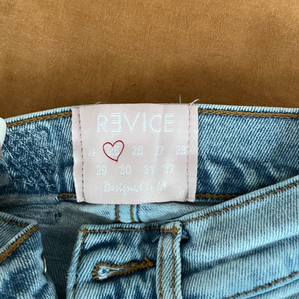 Revice hourglass jeans